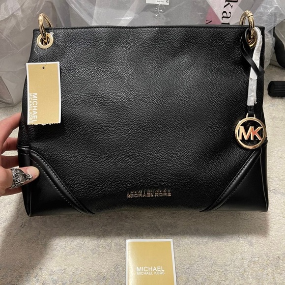 NWT Michael Kors Nicole Medium Pebbled Leather Shoulder Bag In Black - Picture 5 of 12